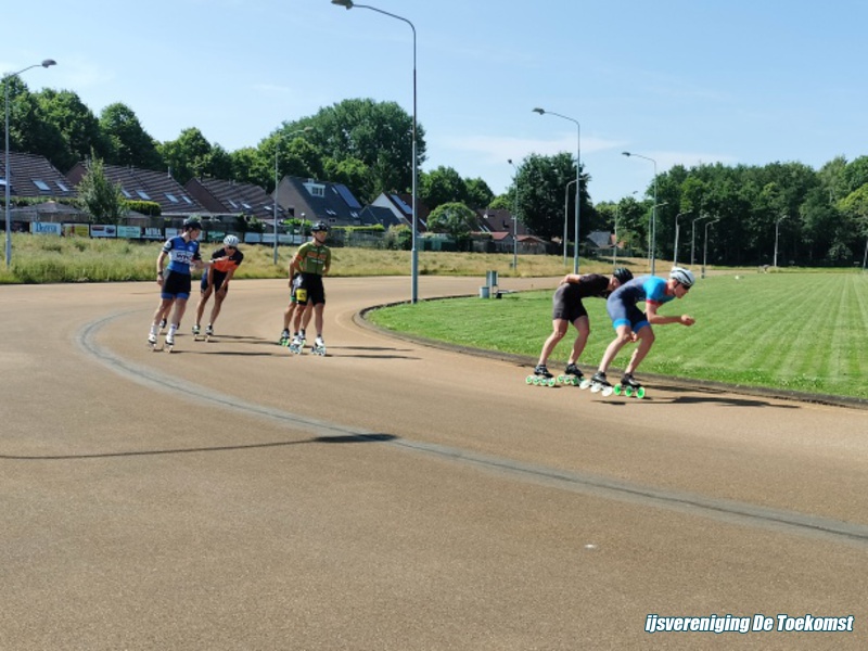 Development team Fryslân traint in Alteveer.